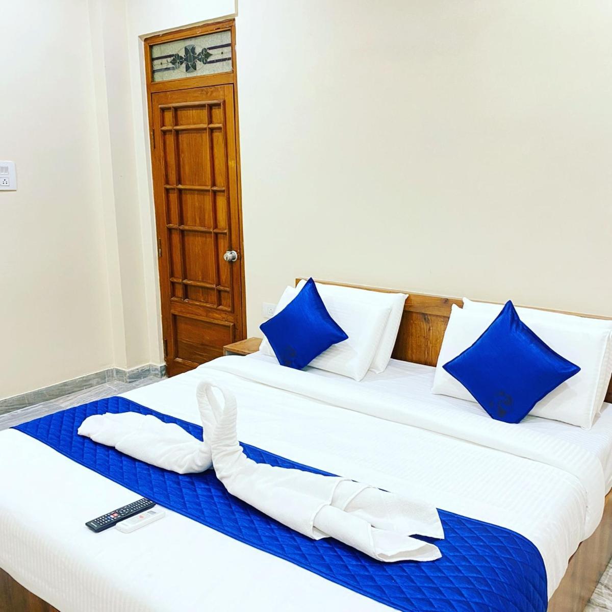 Hotel Kp Suites Metro Hyderabad Exterior foto